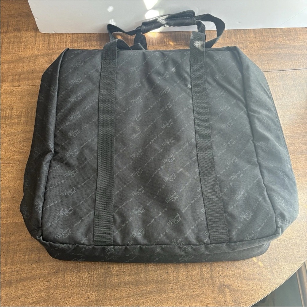 Pampered Chef XL Consultant Tote Bag 17” by 16” by 5” cl